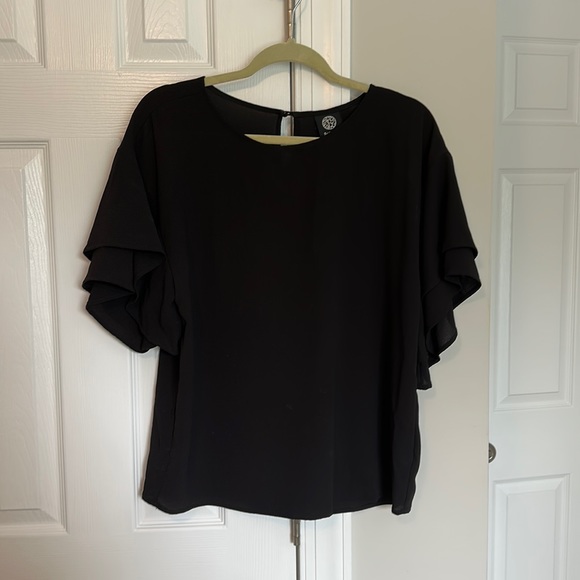 Black flowy sleeve blouse - Picture 1 of 3